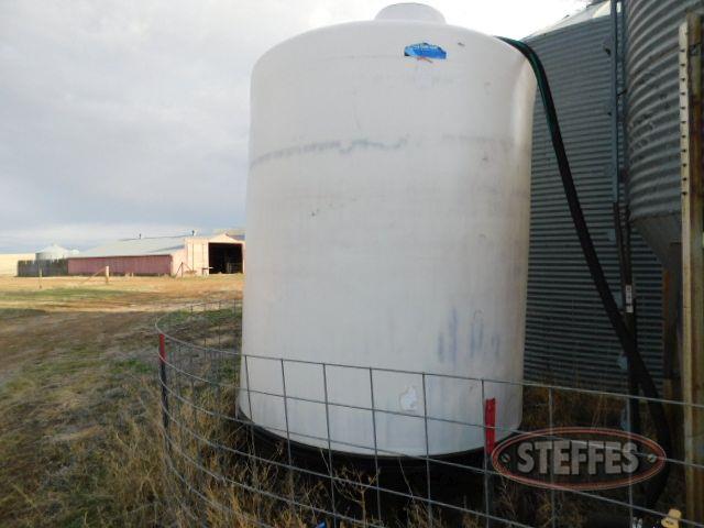 Poly storage tank, approximately 3,000 gal., w- 120v pump, cone bottom_1.jpg